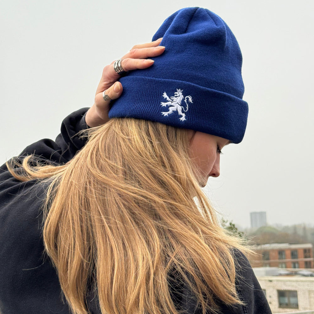 O.Leo Beanie Blauw met blauwe handschoenen